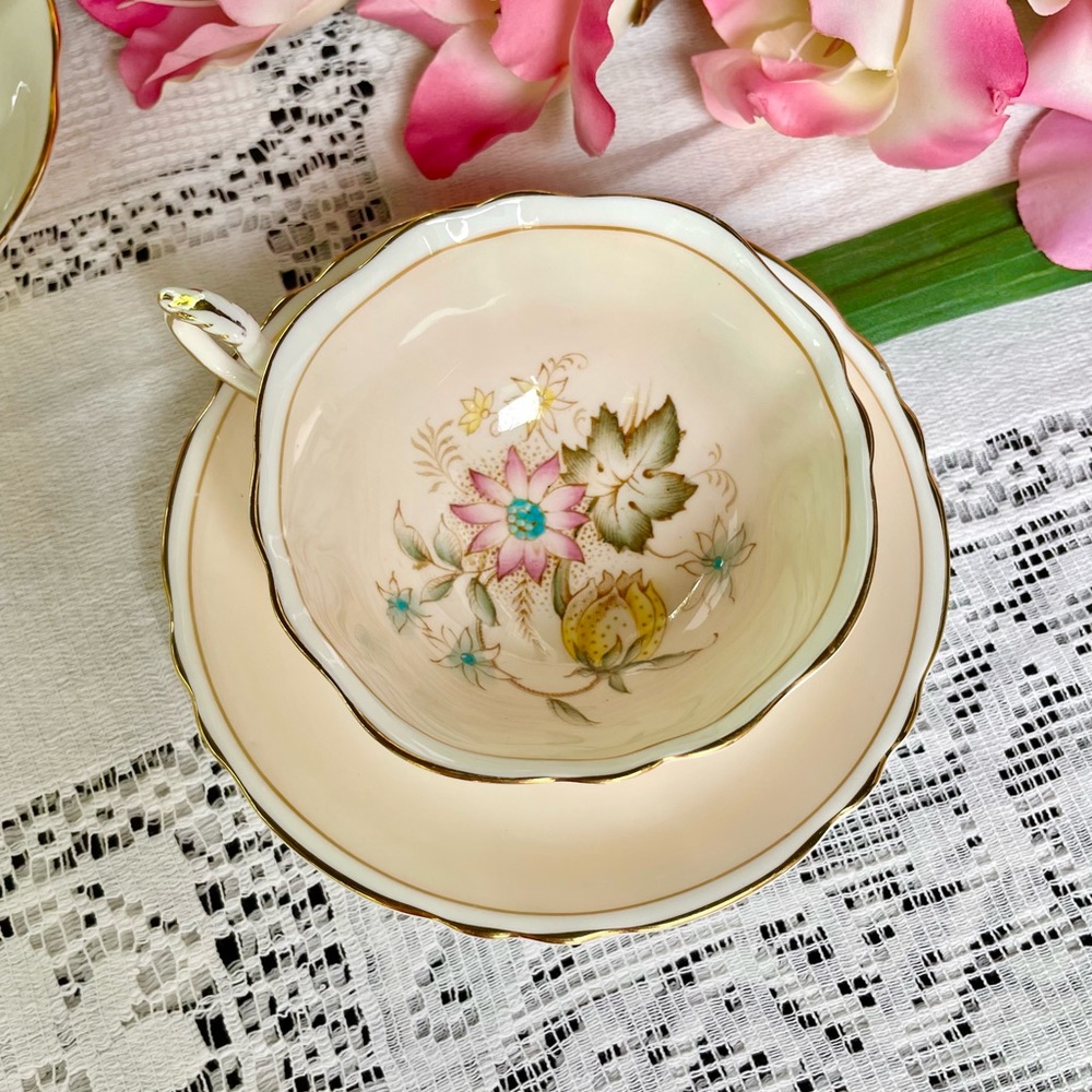 Wide mouth paragon tea cup